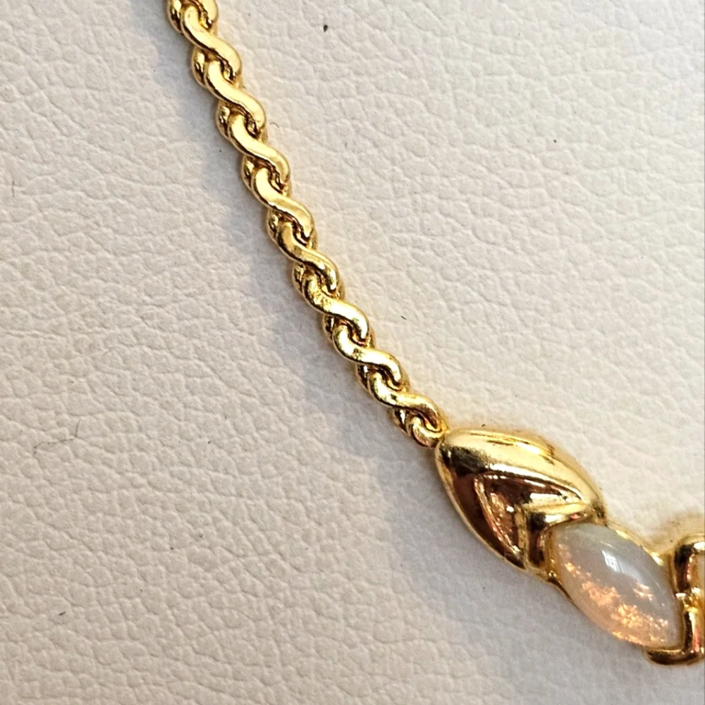 Beautiful Vintage Gold Tone Necklace With Opal And Pink Ruby Necklace.